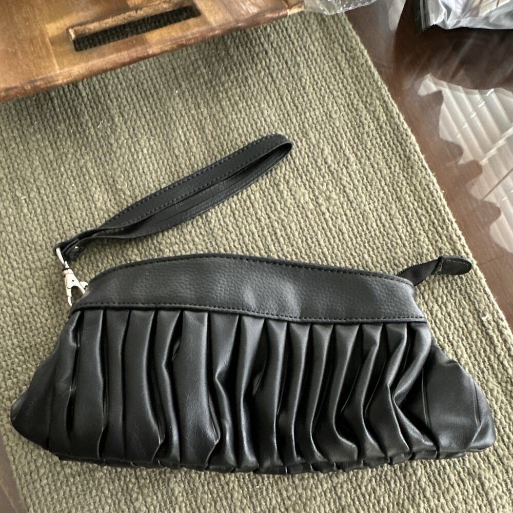 Candie's Black Pleated Wristlet Clutch Zip Wrist Strap Pink Lining